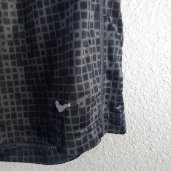 Nike Short size large ( box BJ ) - Picture 2 of 4